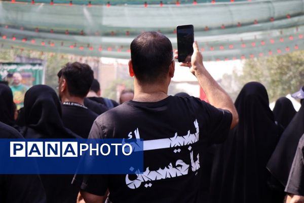 پای‌برهنه،در مسیر عشق