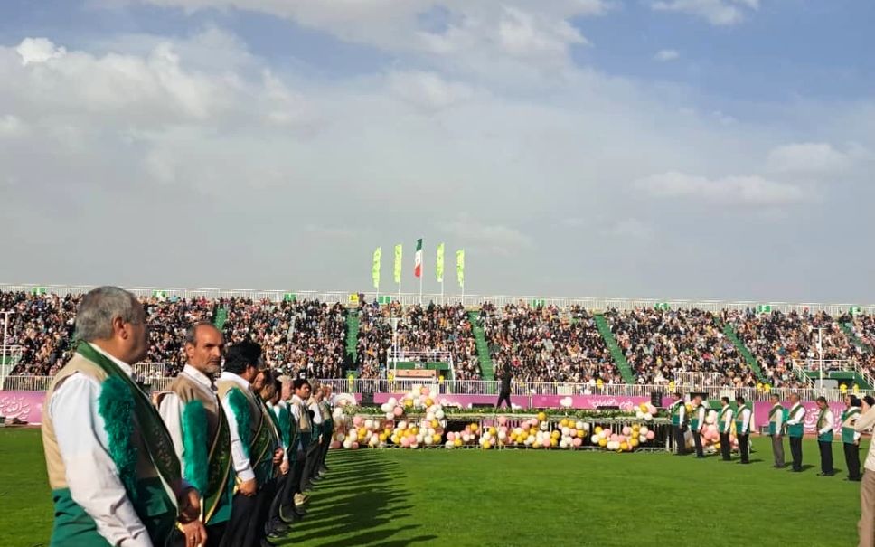 طنین شادی دختران اراکی در جشن باشکوه مثل ستاره