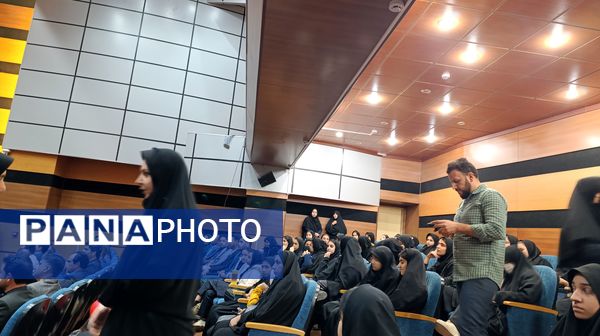 همایش بزرگداشت هفته کتاب و کتابخوانی در شهرستان ایلام
