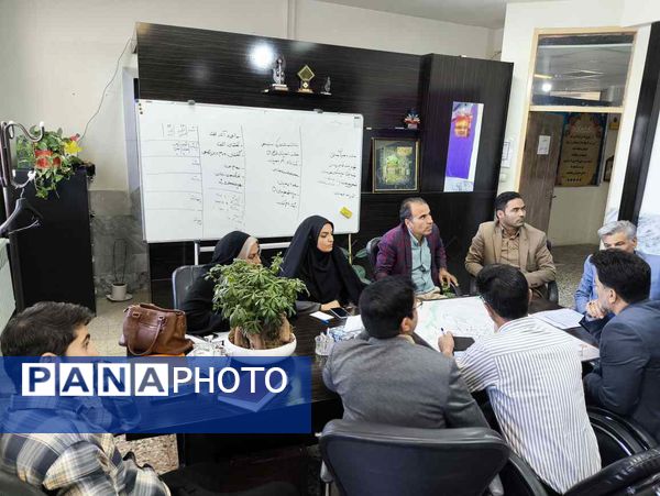 برگزاری جلسه تعیین محدوده ثبت‌نام و نیروی انسانی مدارس ابتدایی ناحیه یک مشهد