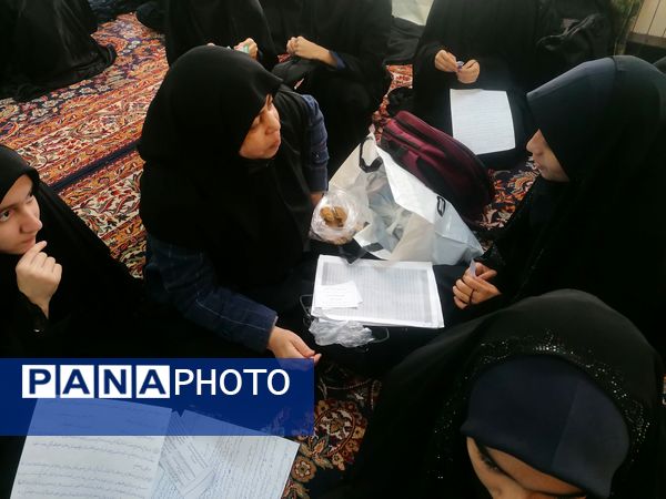 بازدید امام جمعه کاشمر از مسابقات قرآن، عترت و نماز ویژه دختران شهرستان کاشمر 