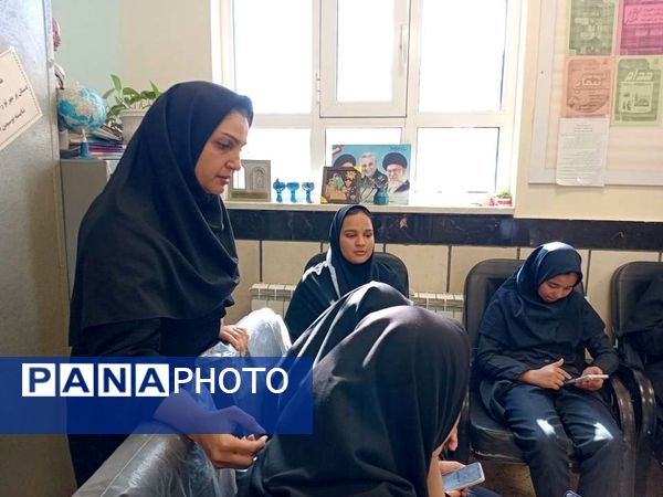 آزمون غربالگری پایه نهم در دبیرستان مادرمهربان خلیل آباد