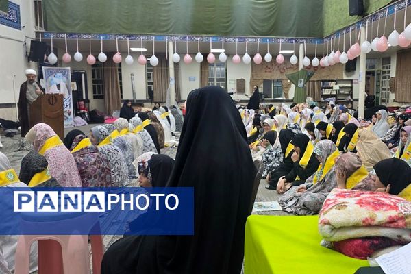 اعتکاف دانش‌آموزی رباط‌کریم با پرچم‌گردانی حضرت ابوالفضل(ع)