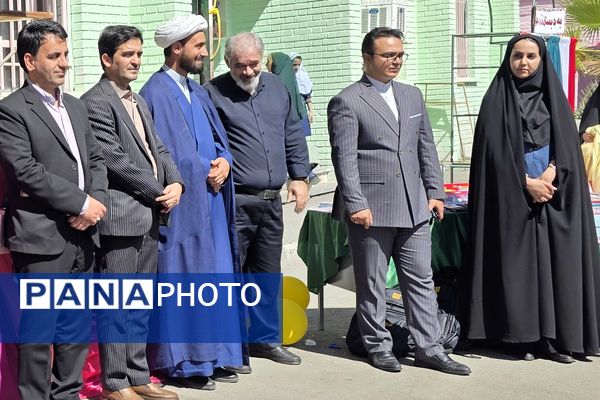 جشن عاطفه‌ها؛ لبریز از مهربانی در دبستان دخترانه قدر بهارستان ۲
