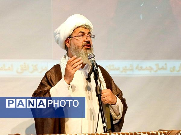 نماز جمعه ای هزاران نفری با حضور حماسی مردم کاشمر