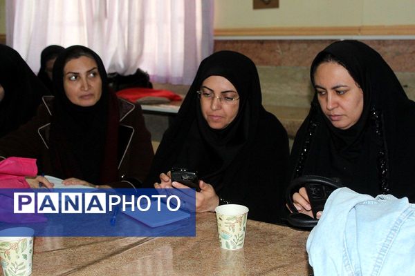 کارگاه تبیین و واکاوی ضروریات سفر یادگیری در بهارستان‌دو