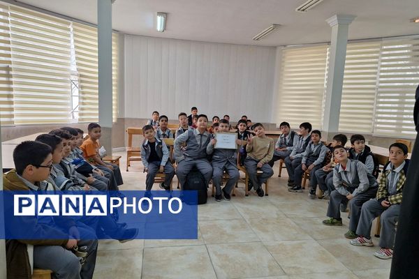 هفته کتاب و کتابخوانی در مدارس ناحیه دو شهرری 