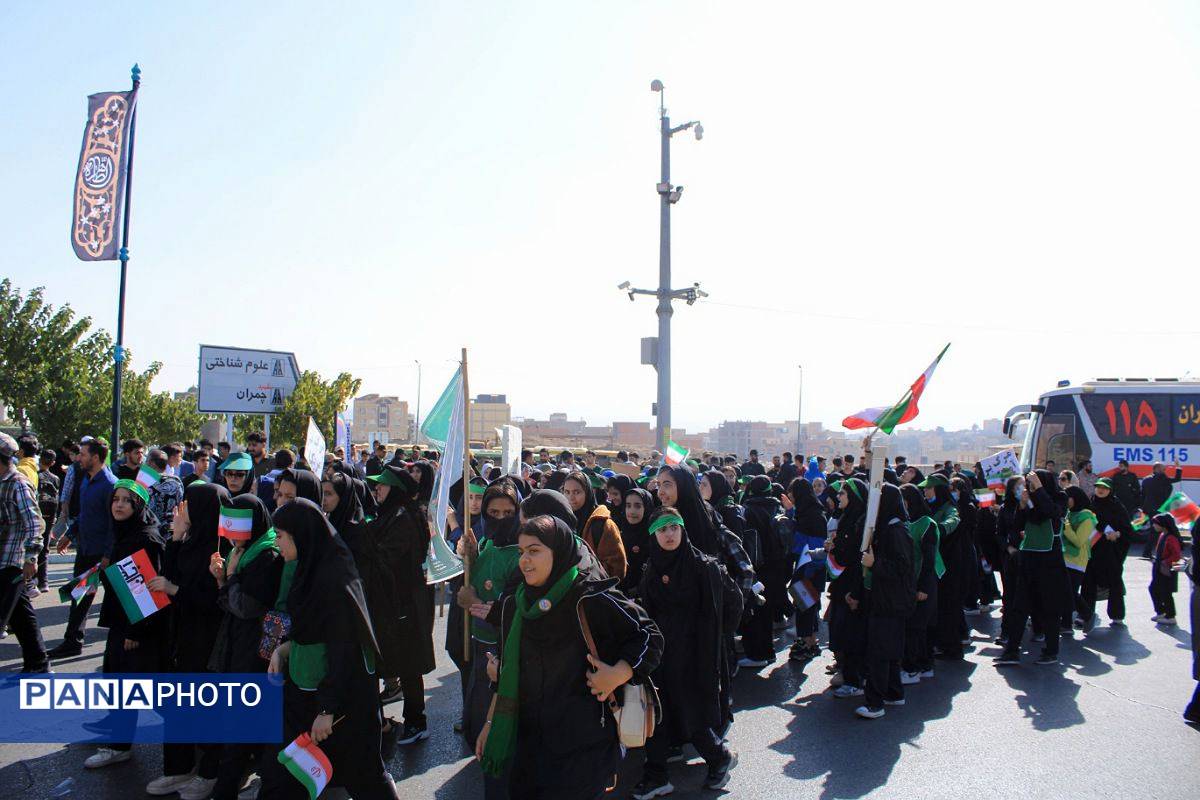 یوم الله سیزده آبان در پردیس