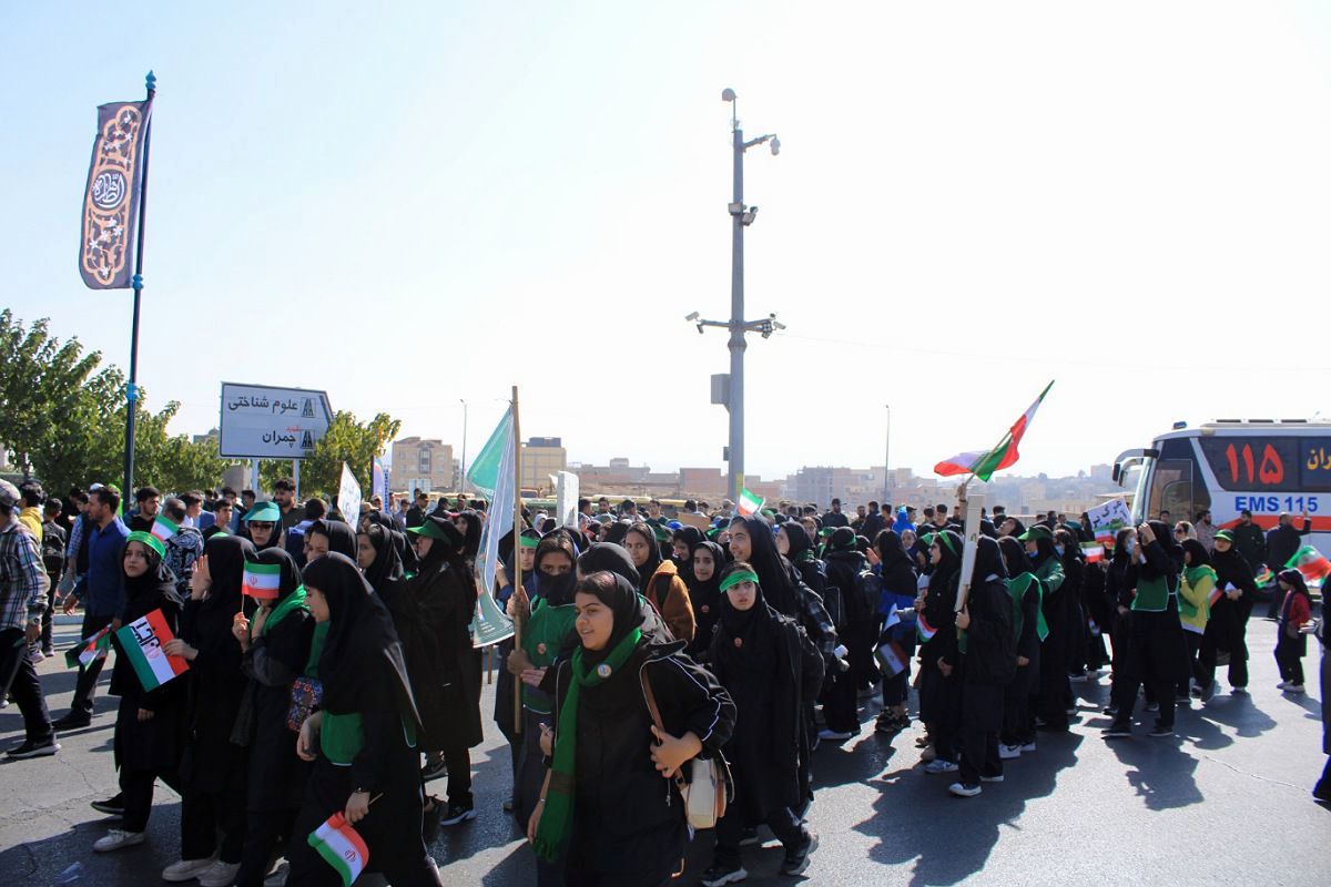 یوم الله سیزده آبان در پردیس