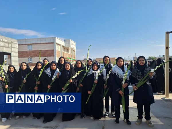میزبانی دانش‌آموزان دختر بیرجندی از شهید گمنام 