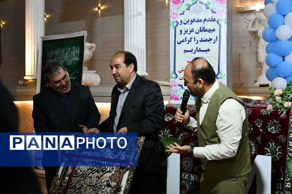 هفته‌ای برای ستایش دانایی؛ جشن معلمان در تالار ملک برگزار شد