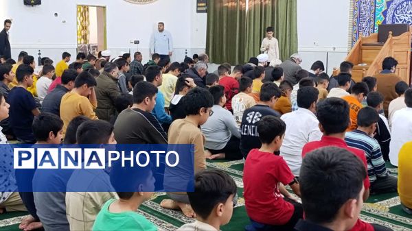  اقامه نماز جماعت و بازدید صمیمی از اعتکاف پسران در خلیل آباد