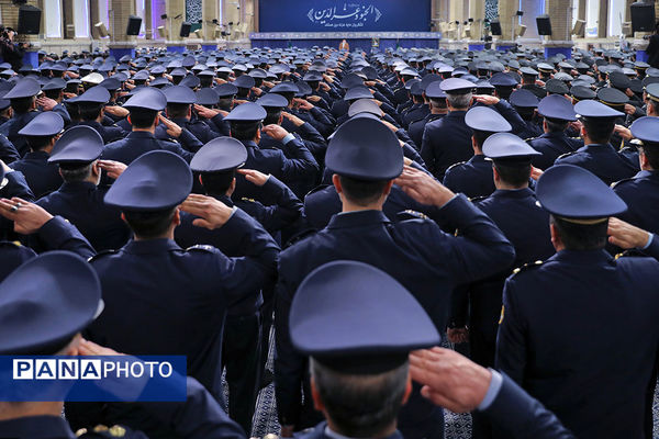 دیدار جمعی از فرماندهان نیروی هوایی و پدافند هوایی ارتش جمهوری اسلامی ایران با مقام معظم رهبری