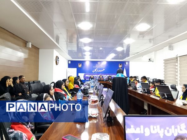 تجلیل از خبرنگاران پانای هرمزگان با حضور مدیرکل آموزش و پرورش 