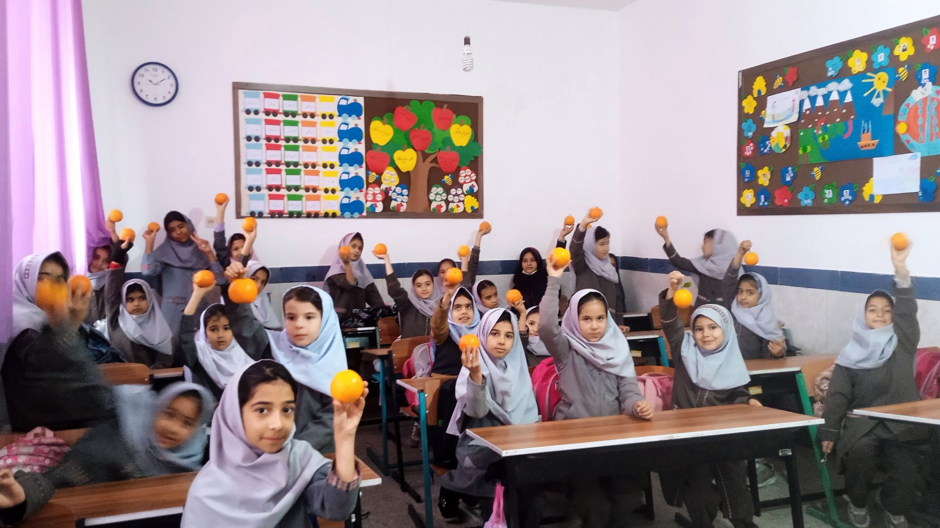 یلدای مهربانی با طعم پرتقال در دبستان شهید نجفی فدافن