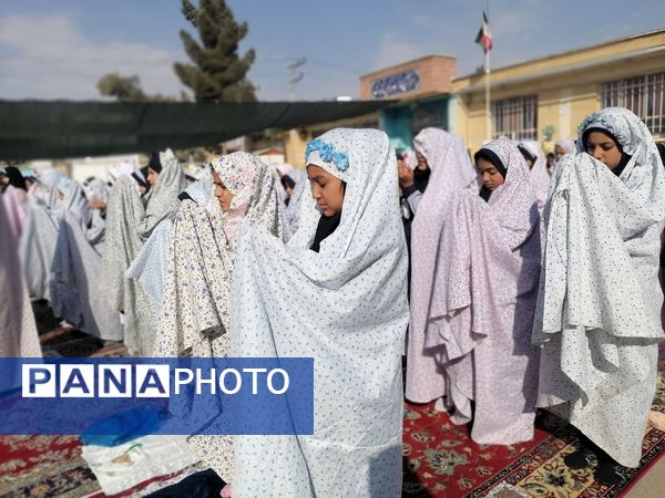 اقامه نماز باران  در دبستان ناهید نخودی 