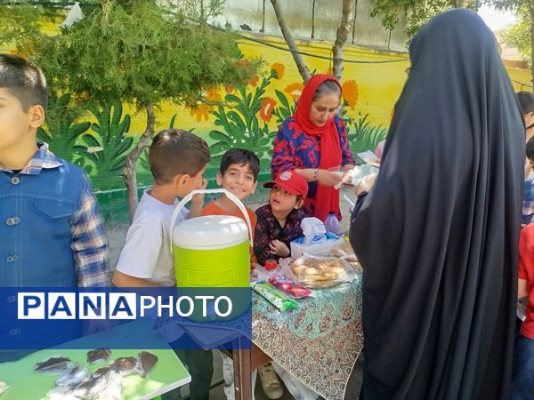 برگزاری بازارچه درون مدرسه‌ای در دبستان مبین شیروان