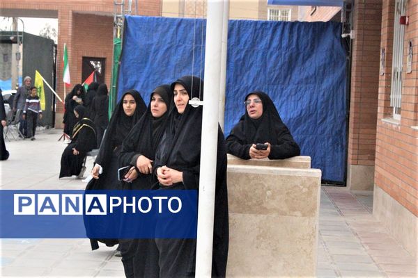 جلوه‌هایی از یادواره شهدا در دبستان استثنایی باغچه‌بان قم