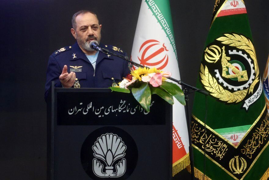 وزیر دفاع: محدودیتی برای پیشرفت زنان ما وجود ندارد