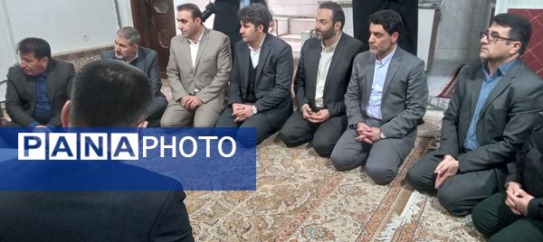 بازدید میدانی دادستان انتظامی قضات در کوهدشت و دیدار با کارکنان و خانواده شهدا