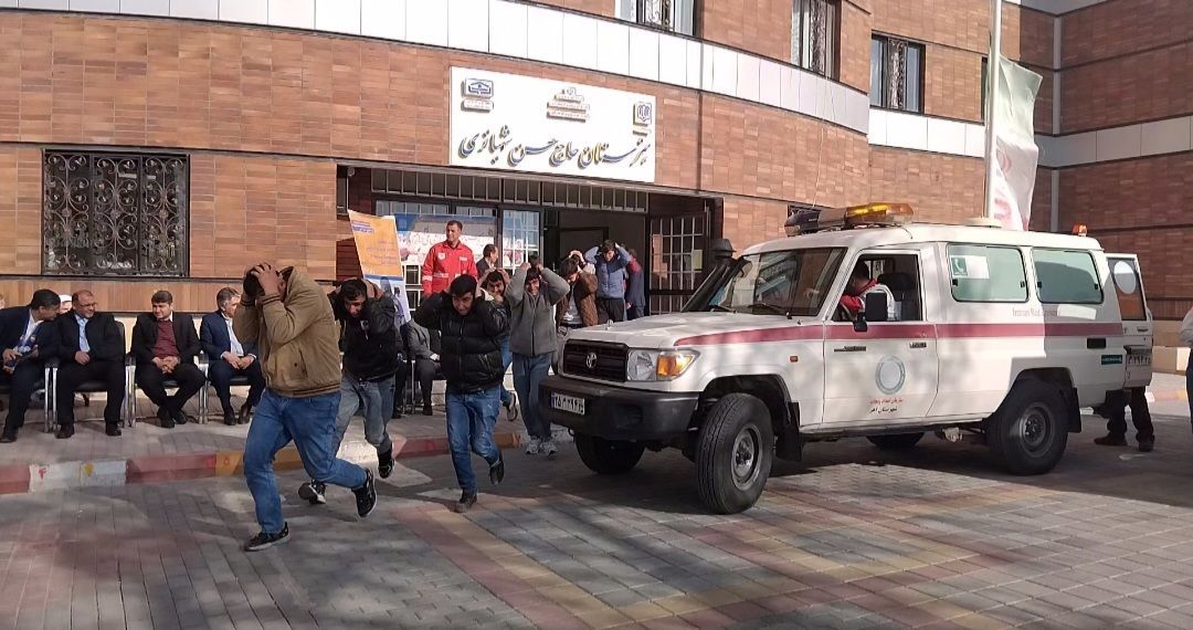 بیست و هفتمین مانور سراسری زلزله و ایمنی در هنرستان حاج حسن شهبازی اهر