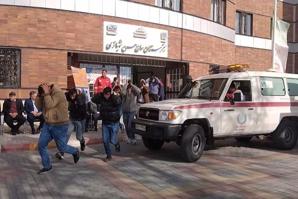 بیست و هفتمین مانور سراسری زلزله و ایمنی در هنرستان حاج حسن شهبازی اهر