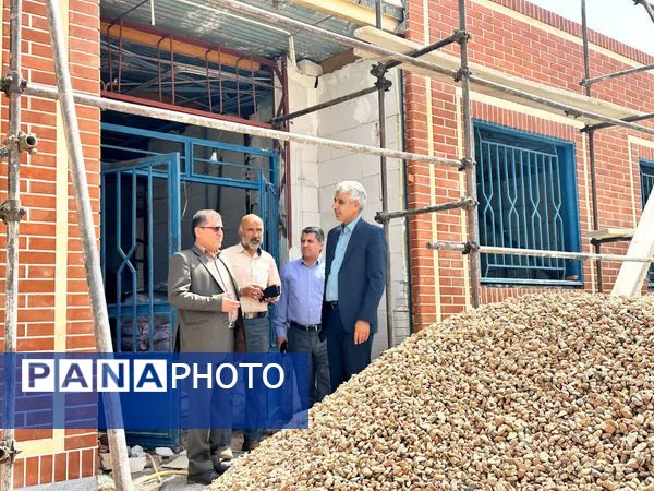 بازدید مشاور استاندار و مشاوران مدیرکل آموزش و پرورش خراسان رضوی از پروژه‌های عمرانی کاشمر  