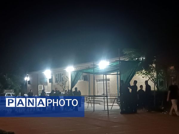 سیاه پوش کردن و آماده سازی  فضای دبیرستان فرزانگان برای  عزاداری هیئت فرهنگیان نیشابور  