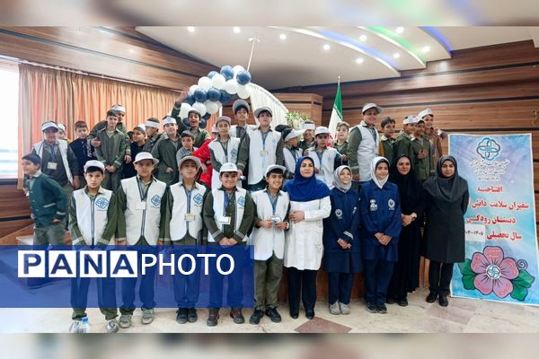 افتتاحیه برنامه سفیران سلامت در مدرسه رودکی پردیس