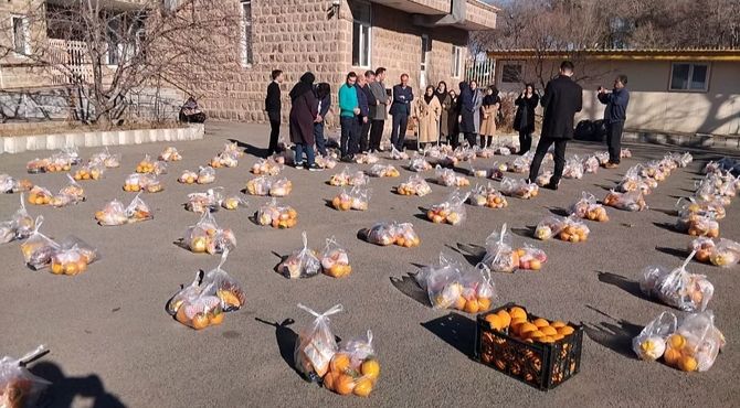 سفره های مهربانی یلدا در بهزیستی اهر 