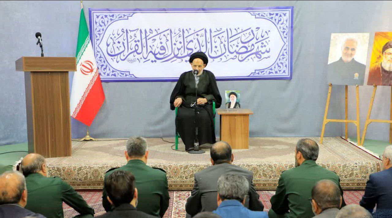 دیدار مدیرکل و کارکنان بنیاد شهید و امور ایثارگران خراسان جنوبی با نماینده ولی فقیه