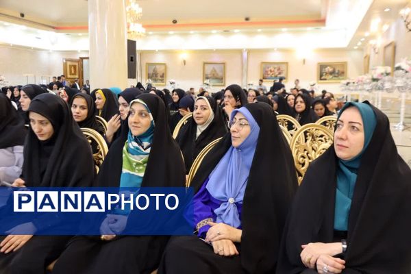 تجلیل از معلمان نمونه و سرآمد شهرستان اسلامشهر