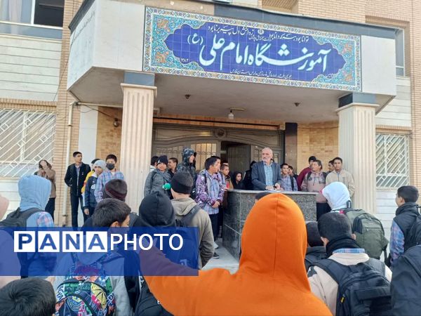   مشاوره و اهدای جوایز به برندگان مسابقه مشاوره