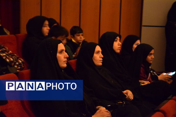 اجرای تئاتر سیاه و سفید به‌مناسبت شهادت حضرت زهرا(س) در کانون پرورش فکری کودکان و نوجوانان البرز