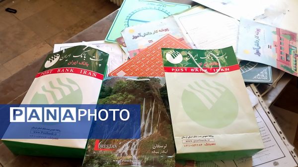 توزیع لوازم التحریر به کودکان نیازمند در روستای سراب غضنفر نورآباد
