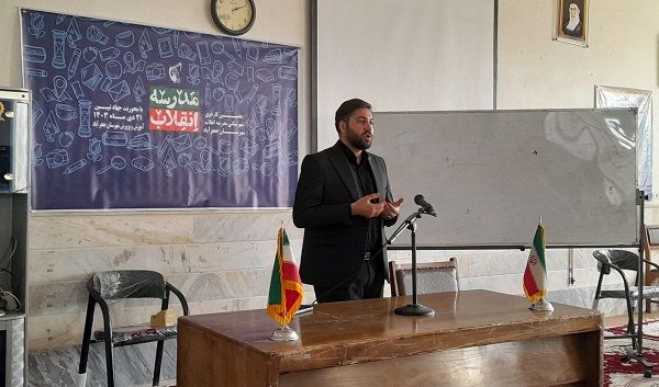 برپایی نخستین کاردوی نمایشگاه مدرسه انقلاب در شهرستان جعفرآباد