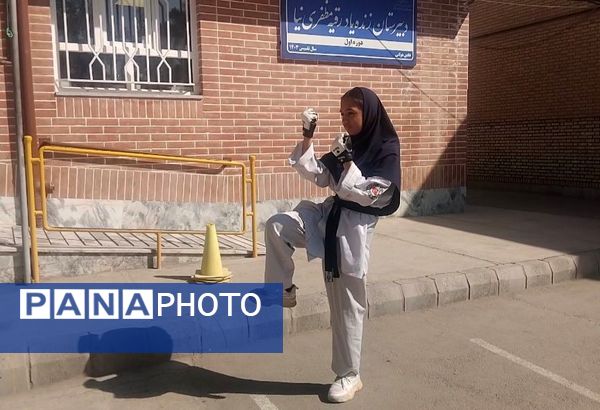 برگزاری المپیاد ورزشی در دبیرستان زنده یاد رقیه مظفری نیا