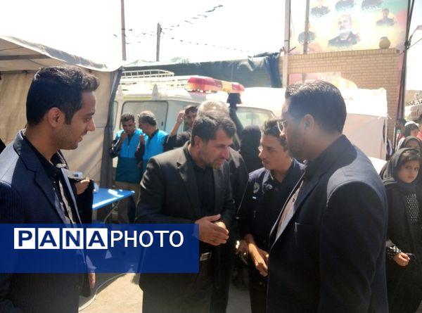 خدمت‌رسانی موکب‌‌های سازمان دانش‌آموزی و اداره‌کل آموزش و پرورش خراسان جنوبی به زائران جامانده اربعین در بیرجند