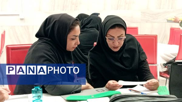 دوره توانمندسازی زیست‌محیطی برای مراقبان سلامت مدارس ابتدایی در چهارمحال و بختیاری