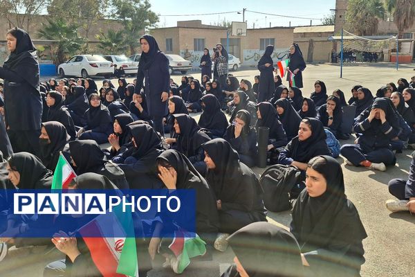 بازدید معاون پرورشی و فرهنگی ادارهکل شهرستانهای استان تهران از جشنواره انار در هنرستان امالبنین ورامین