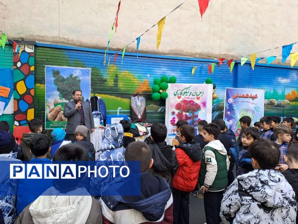 جشن نیکوکاری و عید همدلی در مدارس منطقه ۱۰