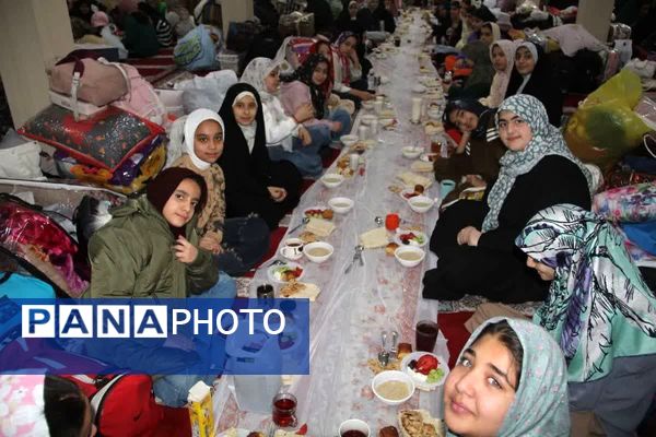 بازدید مسئولان آموزش‌ و پرورش از اعتکاف دختران در مسجد الزهرا(س) قیامدشت