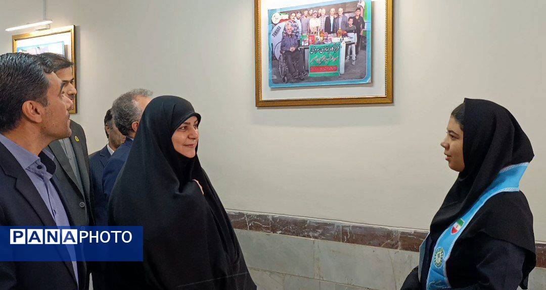 بازدید مدیرکل امور شاهد وزارت آموزش و پرورش از دبیرستان شاهد زینبه