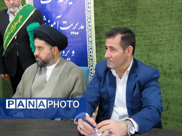 برگزاری میزخدمت آموزش و پرورش در محمدشهر کرج