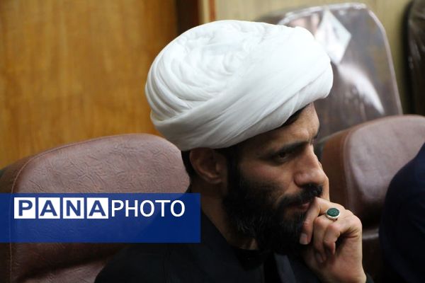 نشست نخبگان استان یزد با مسئول جهاد تبیین کشور