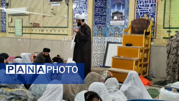 مراسم معنوی اعتکاف دانش‌آموزی در مسجد امام خمینی(ره)