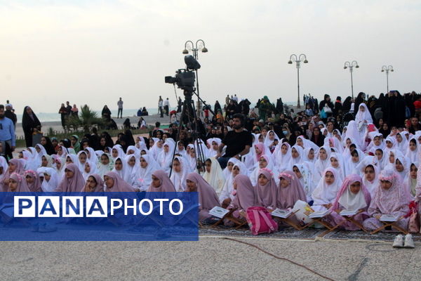 مهمانان ماه خدا اجتماع بزرگ دانش‌آموزان بوشهری 