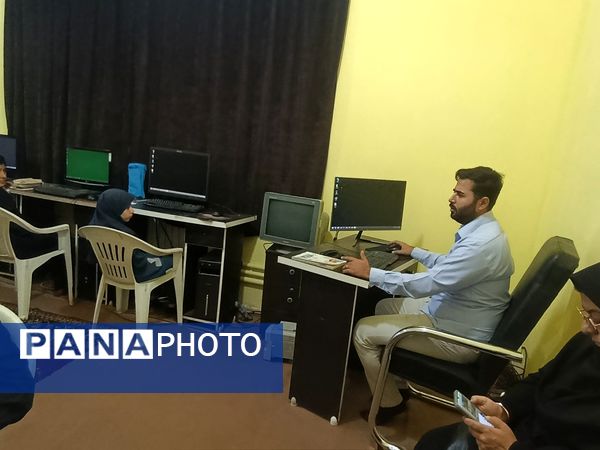 کلاس یادگیری کار با رایانه در کانون لقمان