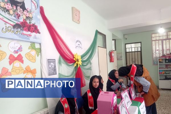 انتخابات شورای دانش‌آموزی در مدرسه شهید خاقانی شهرستان شیروان