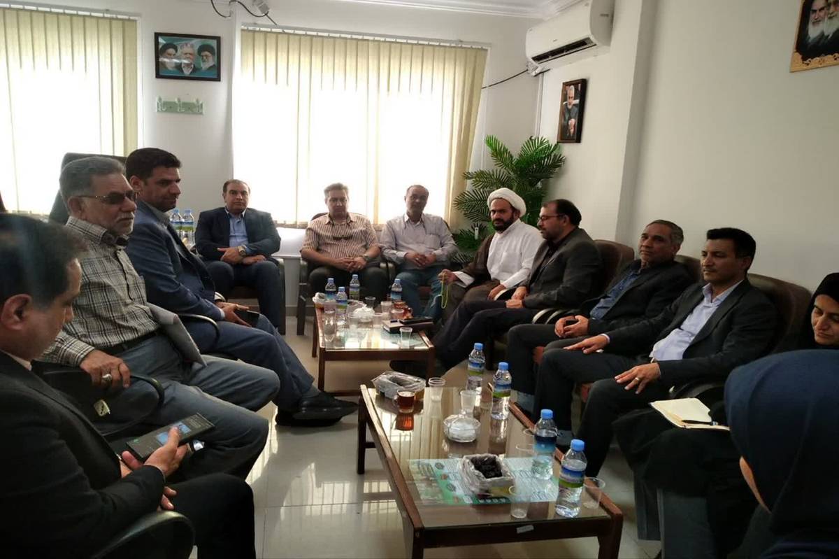 بازدید کارشناسان حفظ نباتات کشور و استان از دهبکری برای بررسی خسارت مگس میوه مدیترانه‌ای